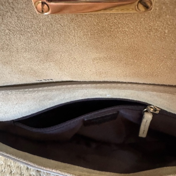 Max mara vintage patent leather Elegant Tan Leather Clutch. Very clean interior - Picture 12 of 12